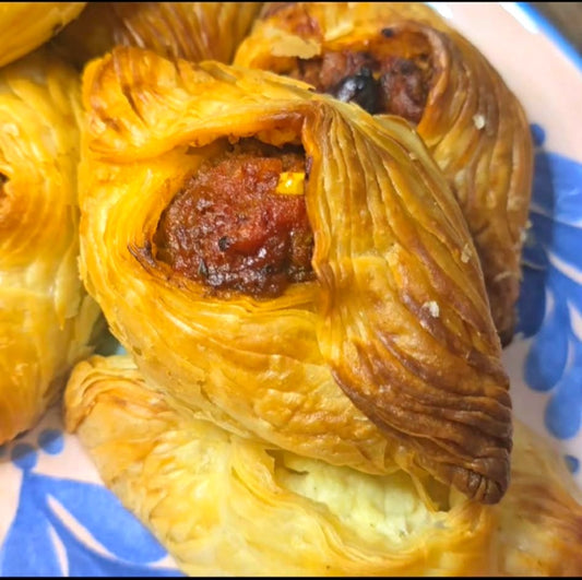 Chica Chilli Con Carne Pastizzi - Kiss Kiss Artisan Foods