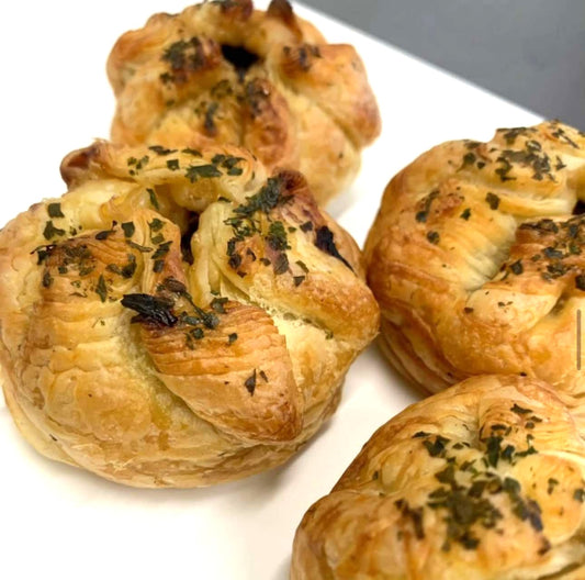 Slow Cooked Beef, Mushroom & Red Wine Canapé Pie - Kiss Kiss Artisan Foods